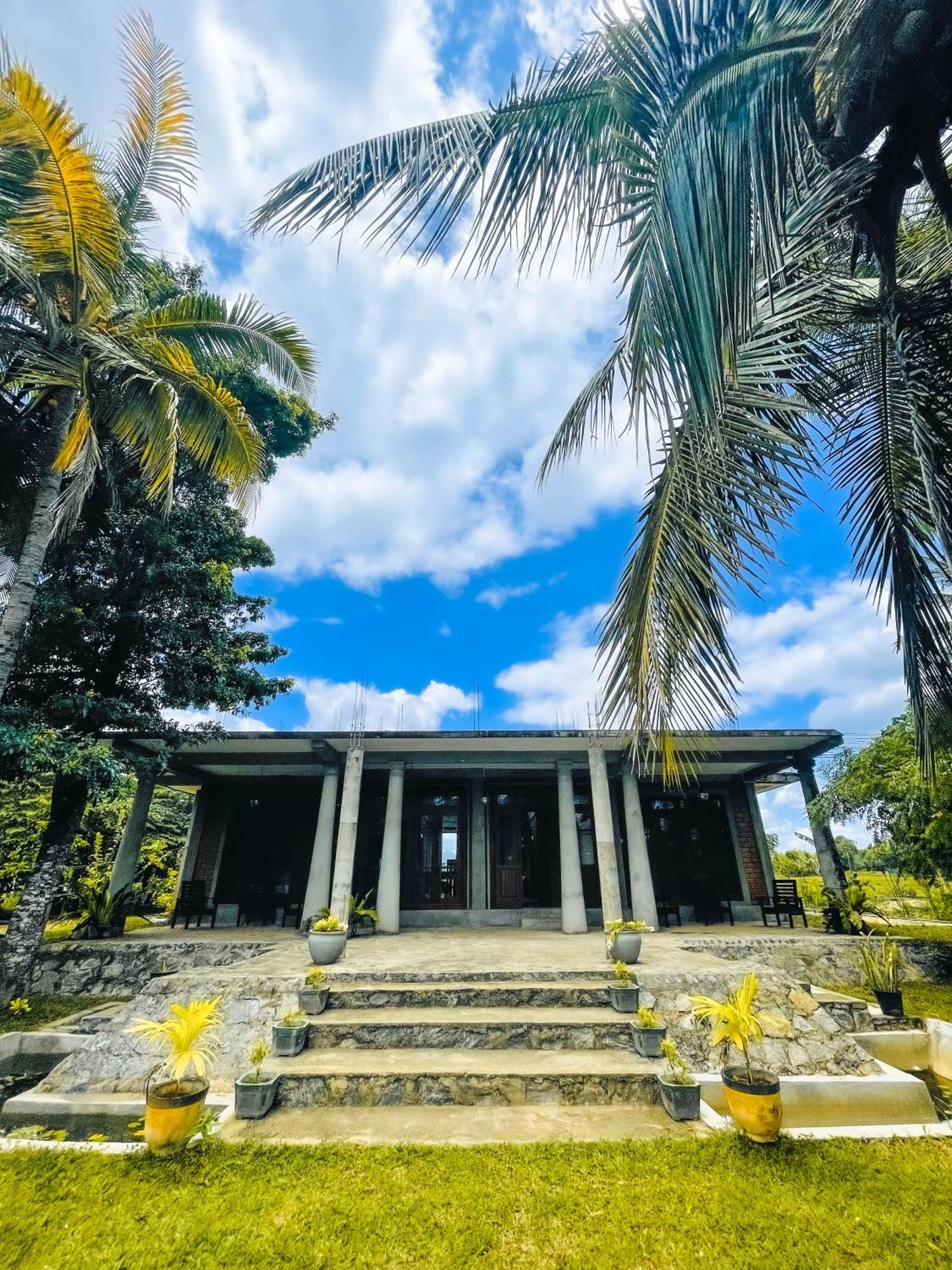 The Lotus Villa Сигирия Екстериор снимка